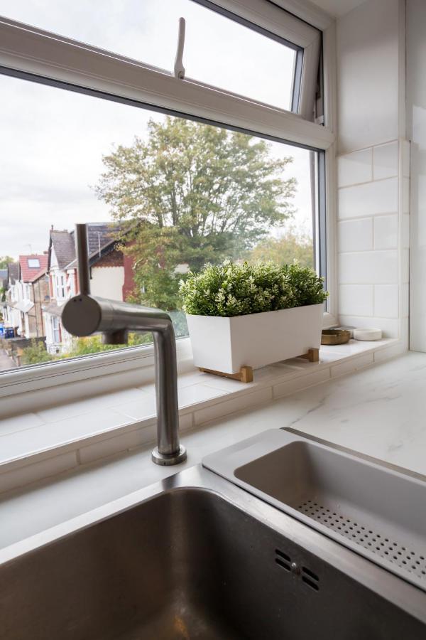 Appartamento Stylish And Cosy 1 Bdr Apt, Ealing Broadway Londra
